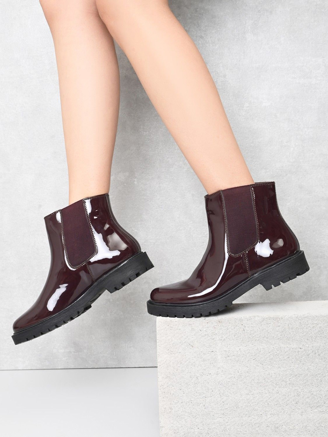 San Frissco Women Glossy Block-Heeled Chelsea Boots