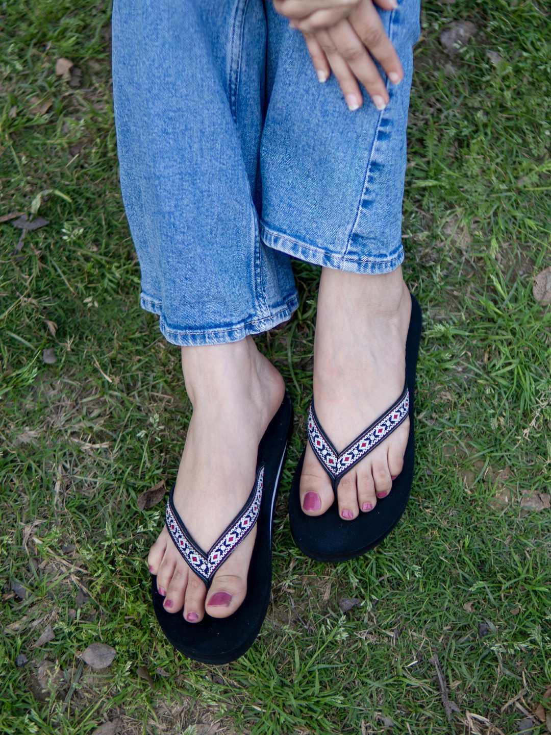 NoStrain Women Printed Thong Flip-Flops