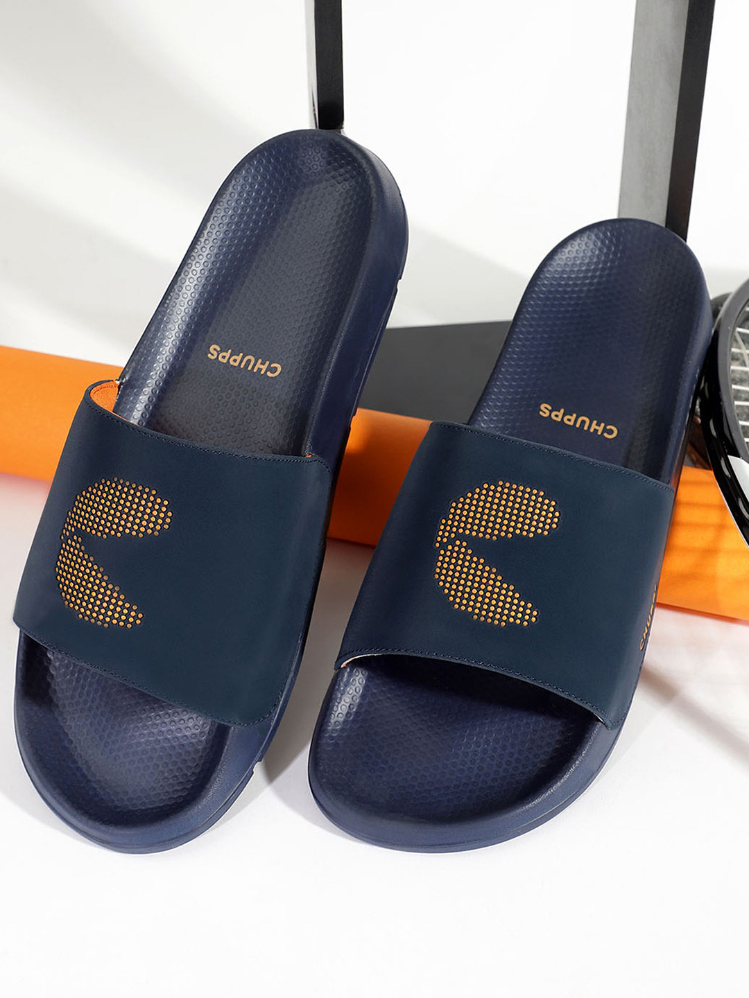 CHUPPS Men Dot Fusion Sliders