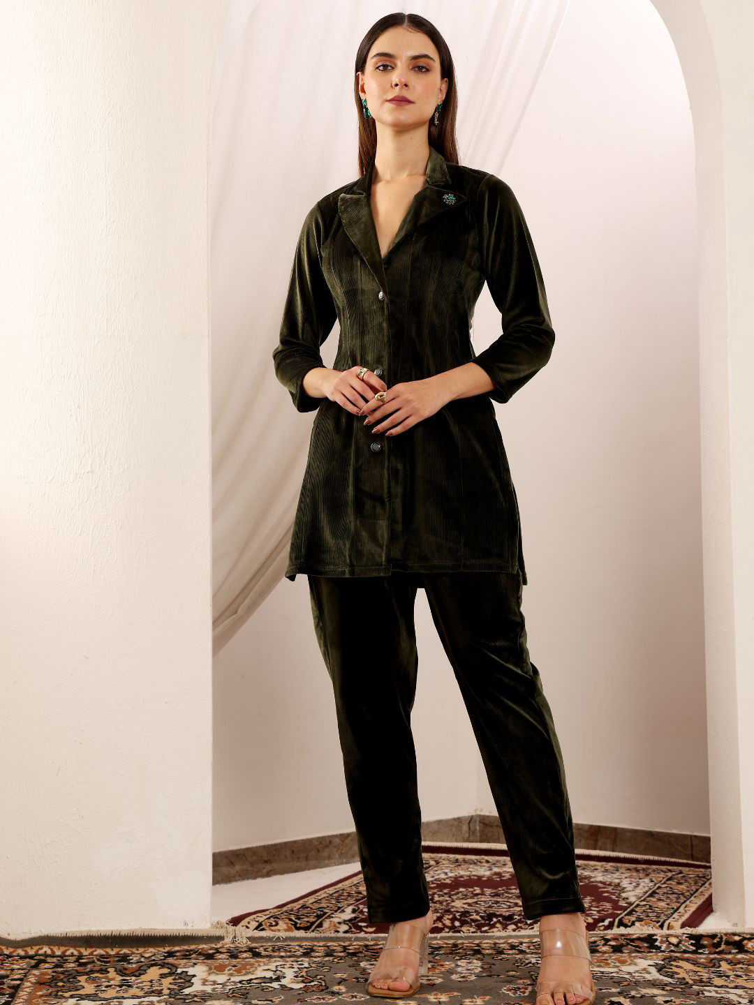 Lative Colours of Fashion Notched Lapel Collar Velvet Blazer With Trousers