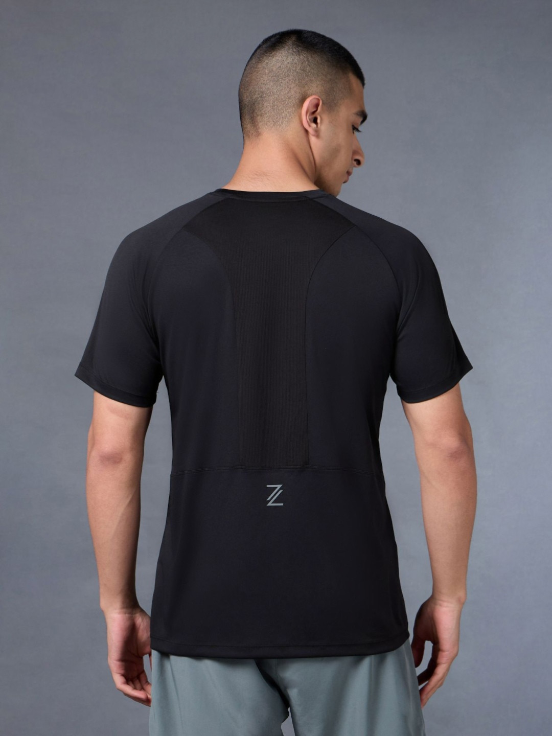 CULT Men Black Runner's Pro Tshirt
