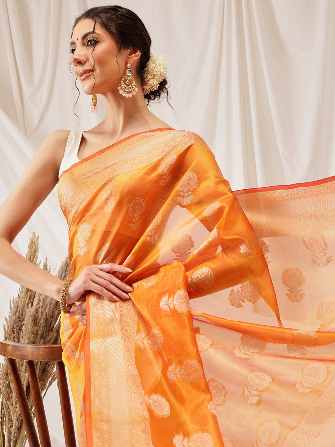 DIVASTRI Floral Soft Silk Organza Banarasi Saree