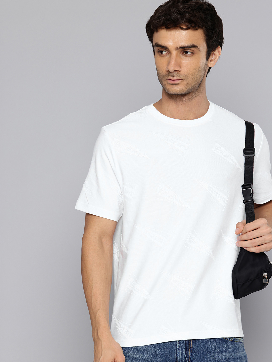 Levis Brand Logo Self-Design T-shirt