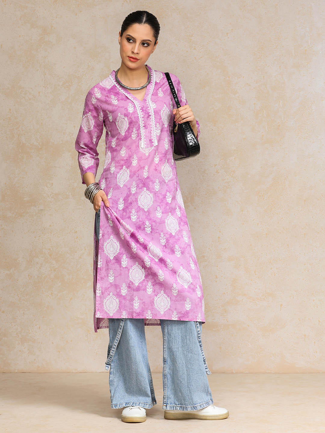 Varanga Floral Printed Cotton V-Neck Straight Kurta