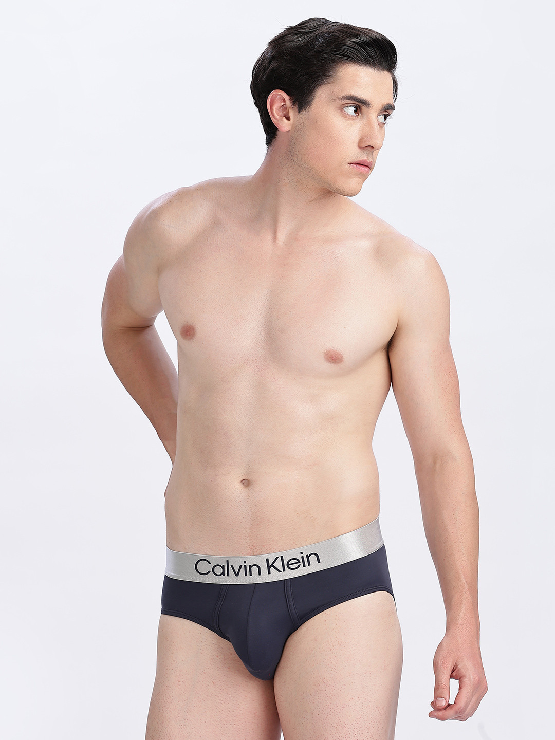 Calvin Klein Underwear Low-Rise Basic Brief NB4126411