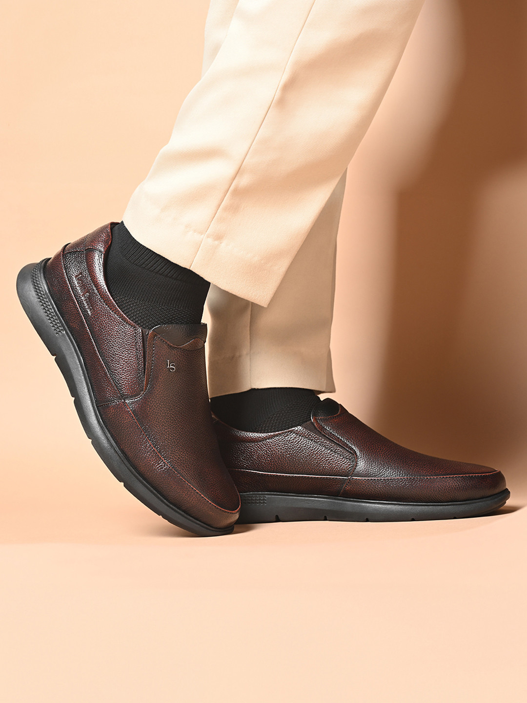 LOUIS STITCH Men Brunette Brown Leather Slip-On Moccasin Shoes