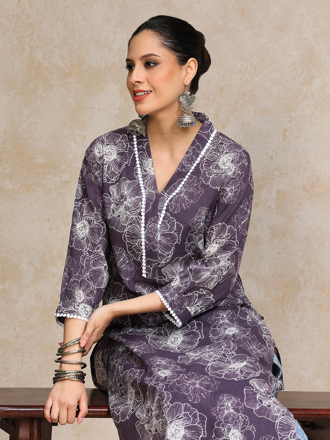 Varanga Floral Printed V-Neck Straight Cotton Kurta