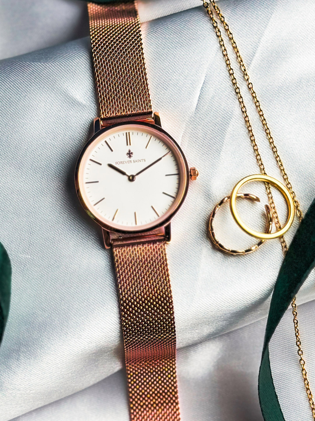 FOREVER SAINTS Women Brass Patterned Dial & Stainless Steel Bracelet Style Straps Analogue Watch