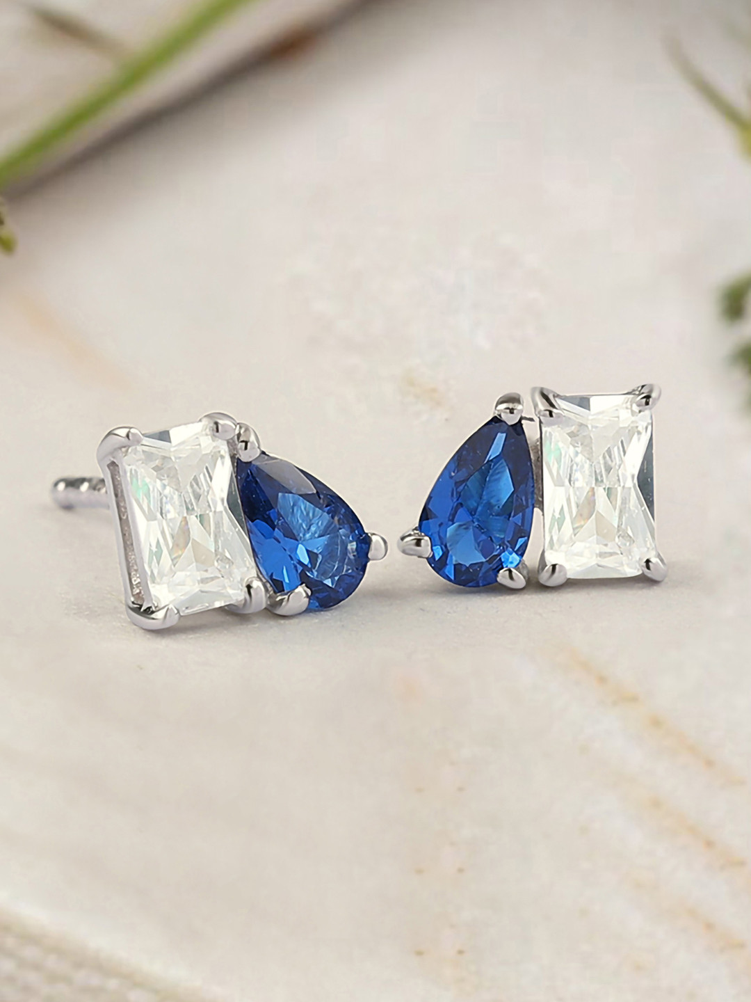 Ornate Jewels Classic Studs Earrings