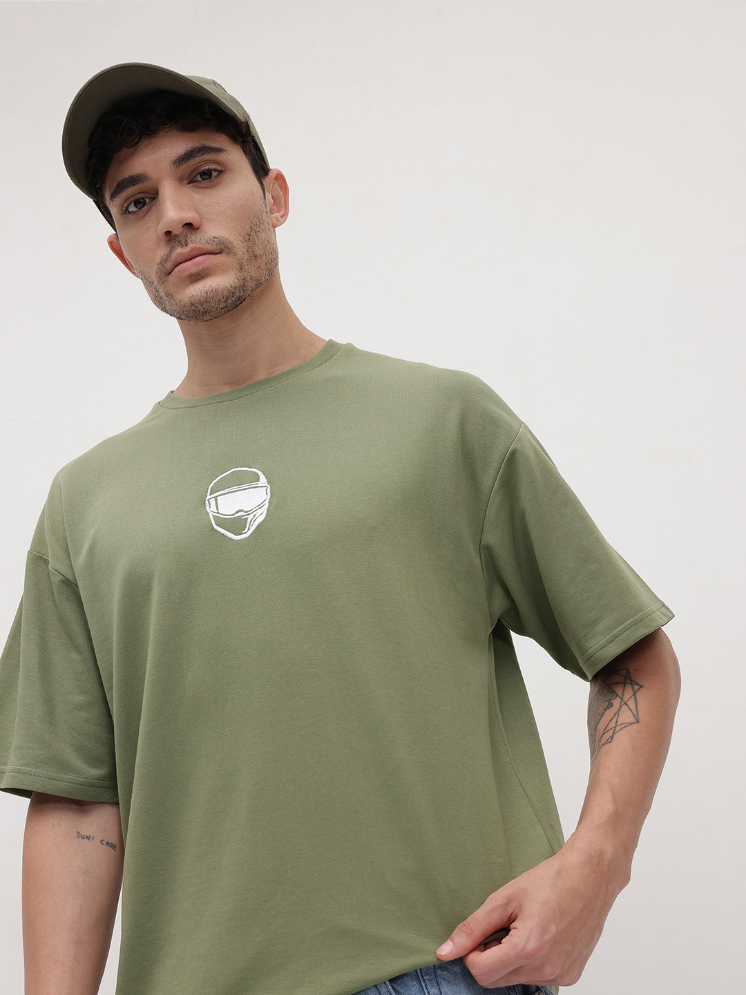 The Roadster Lifestyle Co. Men Drop-Shoulder Sleeves Oversized T-shirt