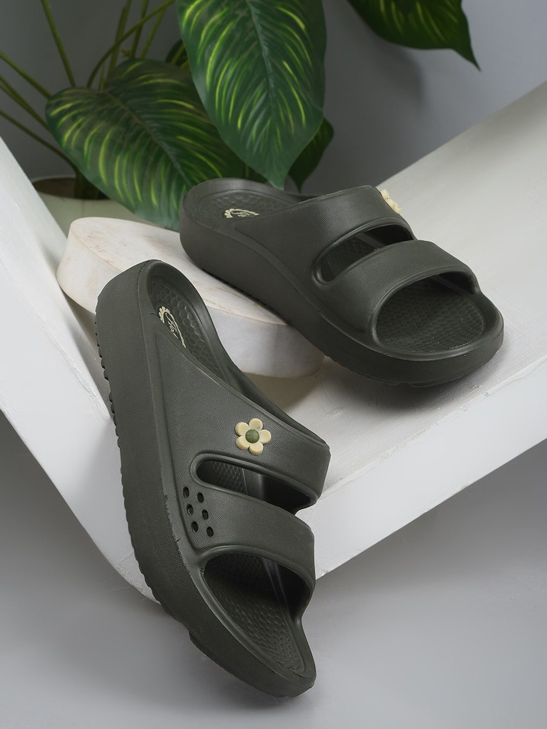 Action Women Sliders