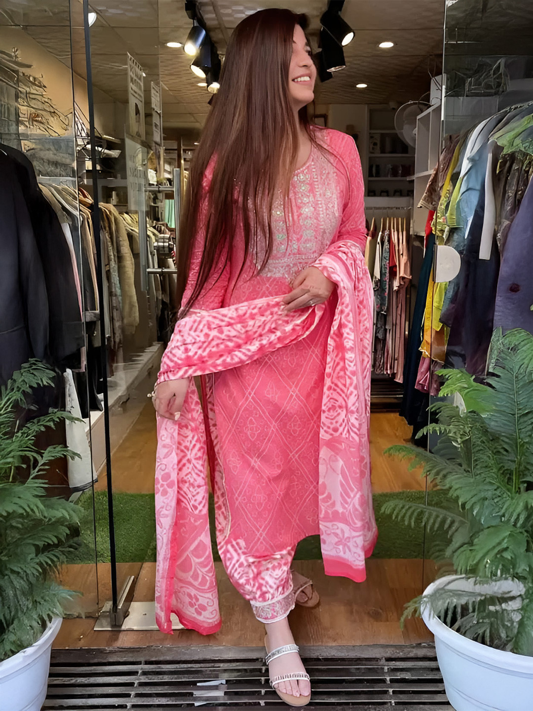 Piludi Women Floral Embroidered Kurta with Trousers & Dupatta