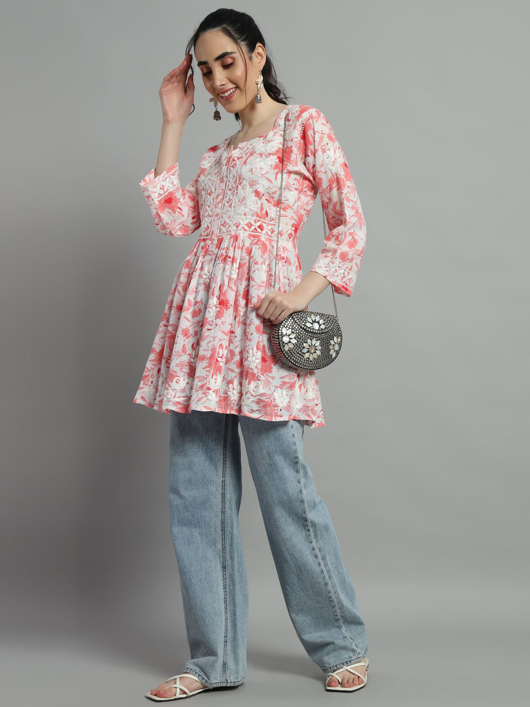 Fashionable Chikan Handikraft Floral Embroidered Chikankari Pure Cotton Chikankari Anarkali Kurti