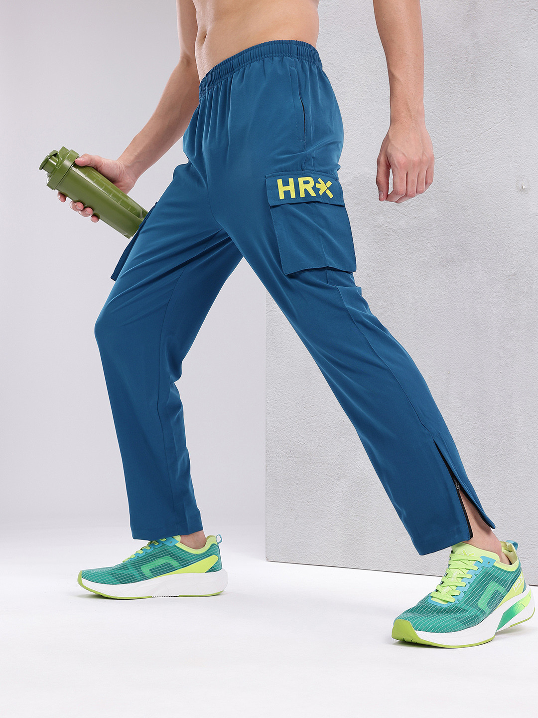 HRX by Hrithik Roshan Men Brand Logo Print Rapid-Dry Training Cargos with Side Slits