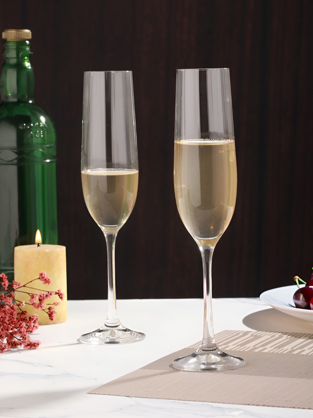 Troveas Set Of 2 Quintessential Champagne Glass