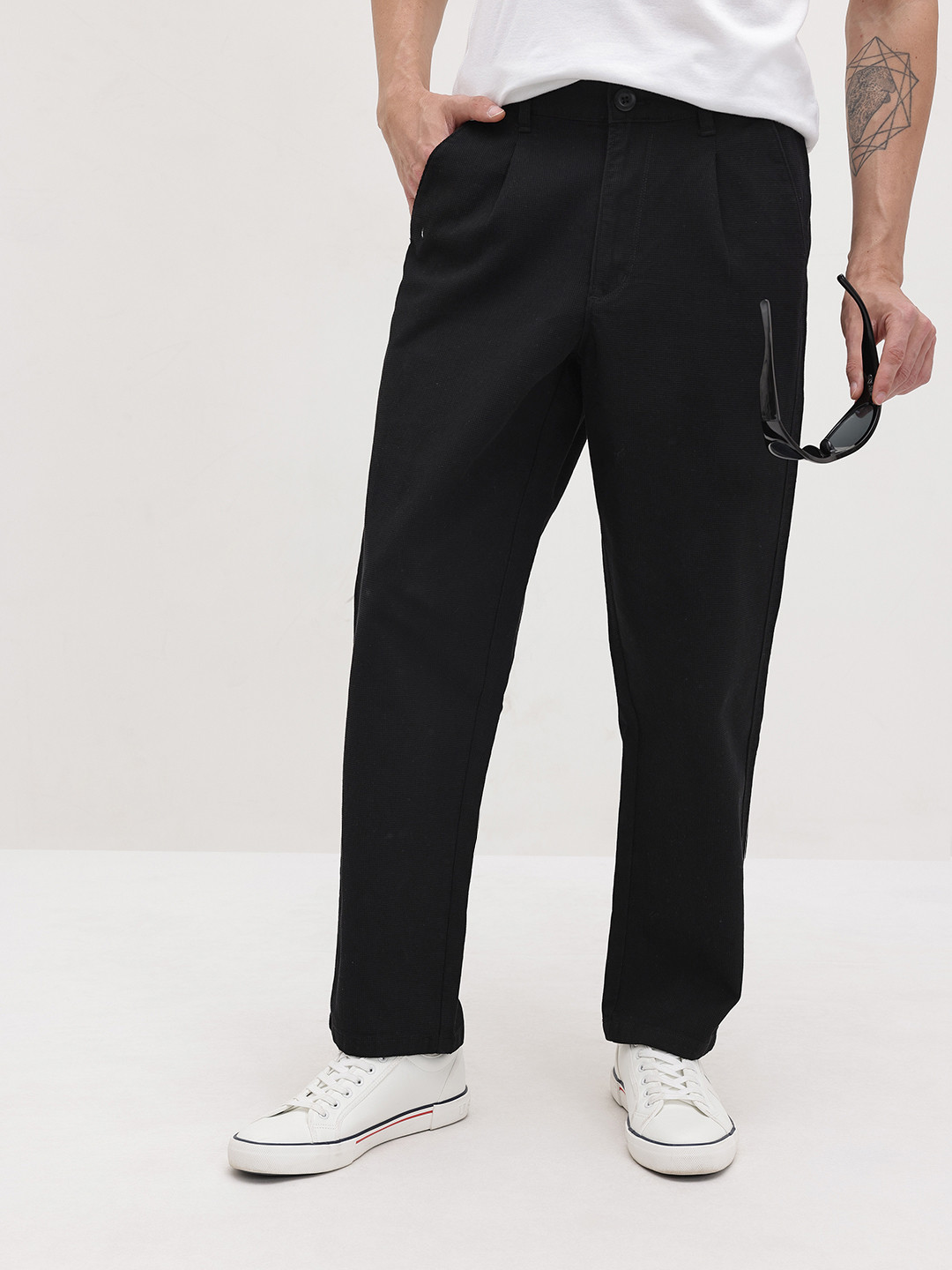 The Roadster Life Co. Men Waffle Textured Pleated Relaxed Fit Trousers