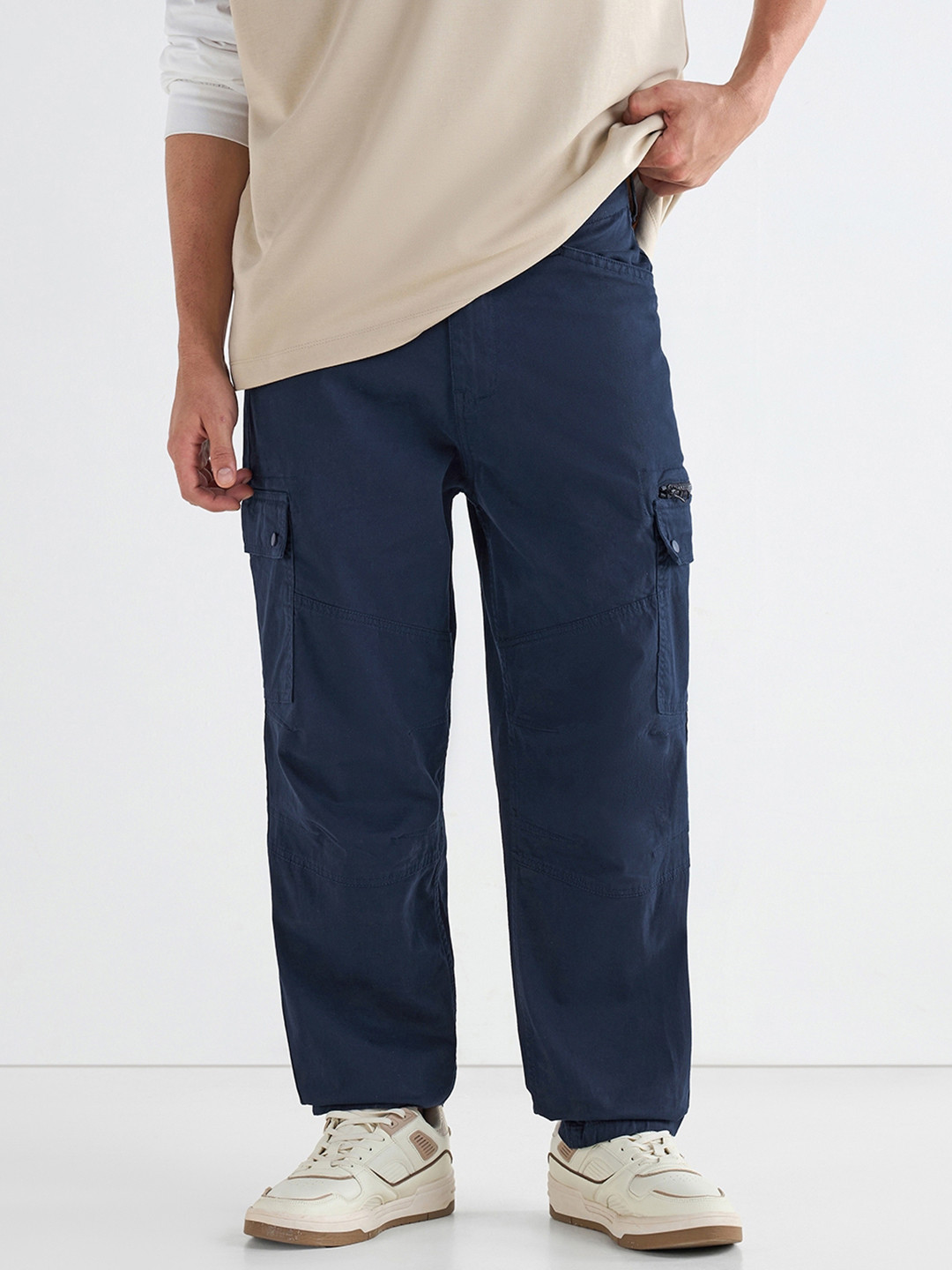 Bewakoof Men Navy Blue Tapered Fit Cargo Pants