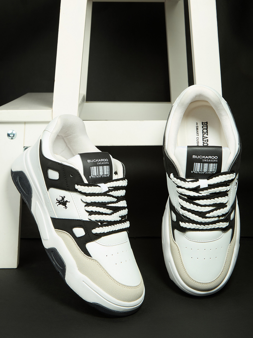 Buckaroo Men Colourblocked Sneakers
