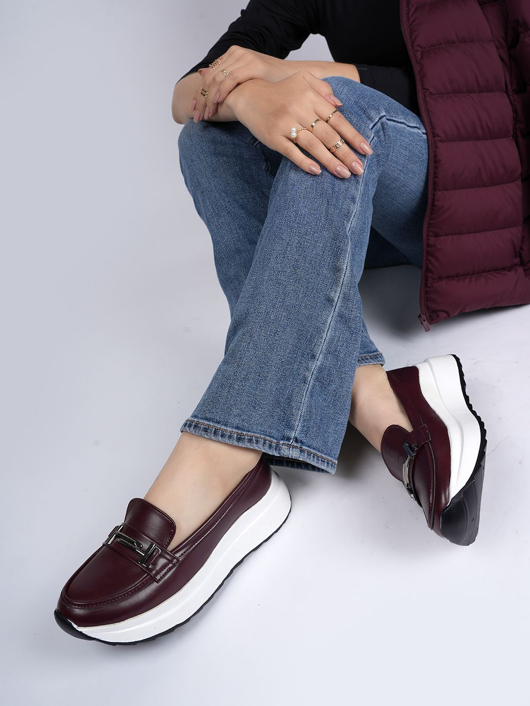 The Roadster Lifestyle Co Women Round Toe Casual Sneakers