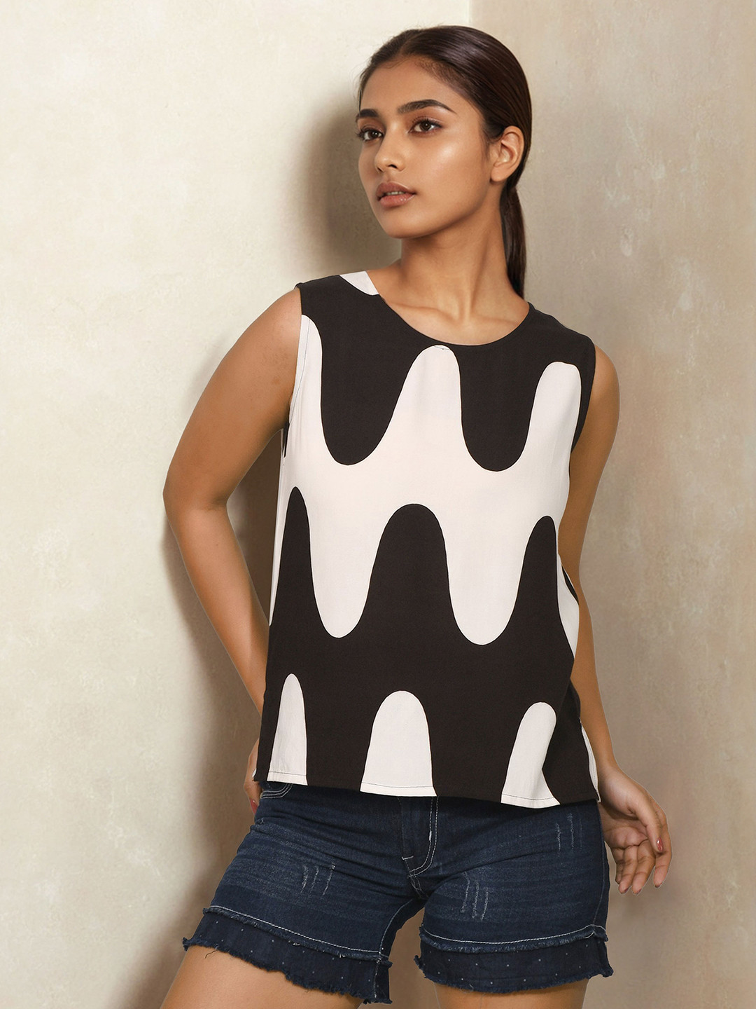 Dora Dori Print Crop Top