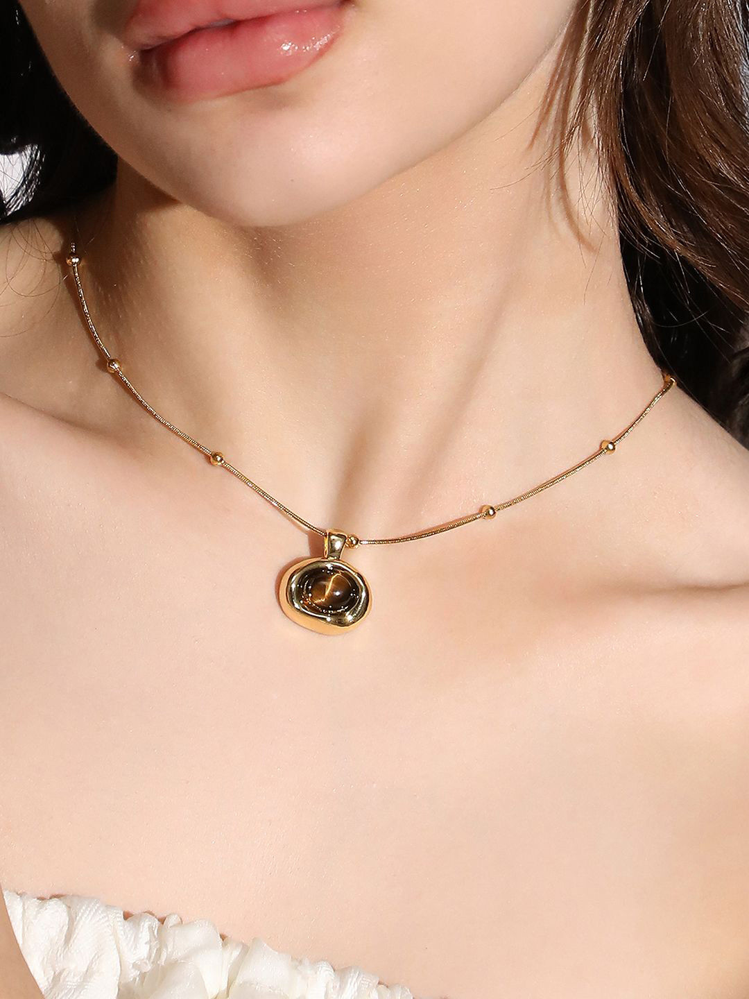 SOHI Gold-Plated The Abstract-Halo Pendant with Chains
