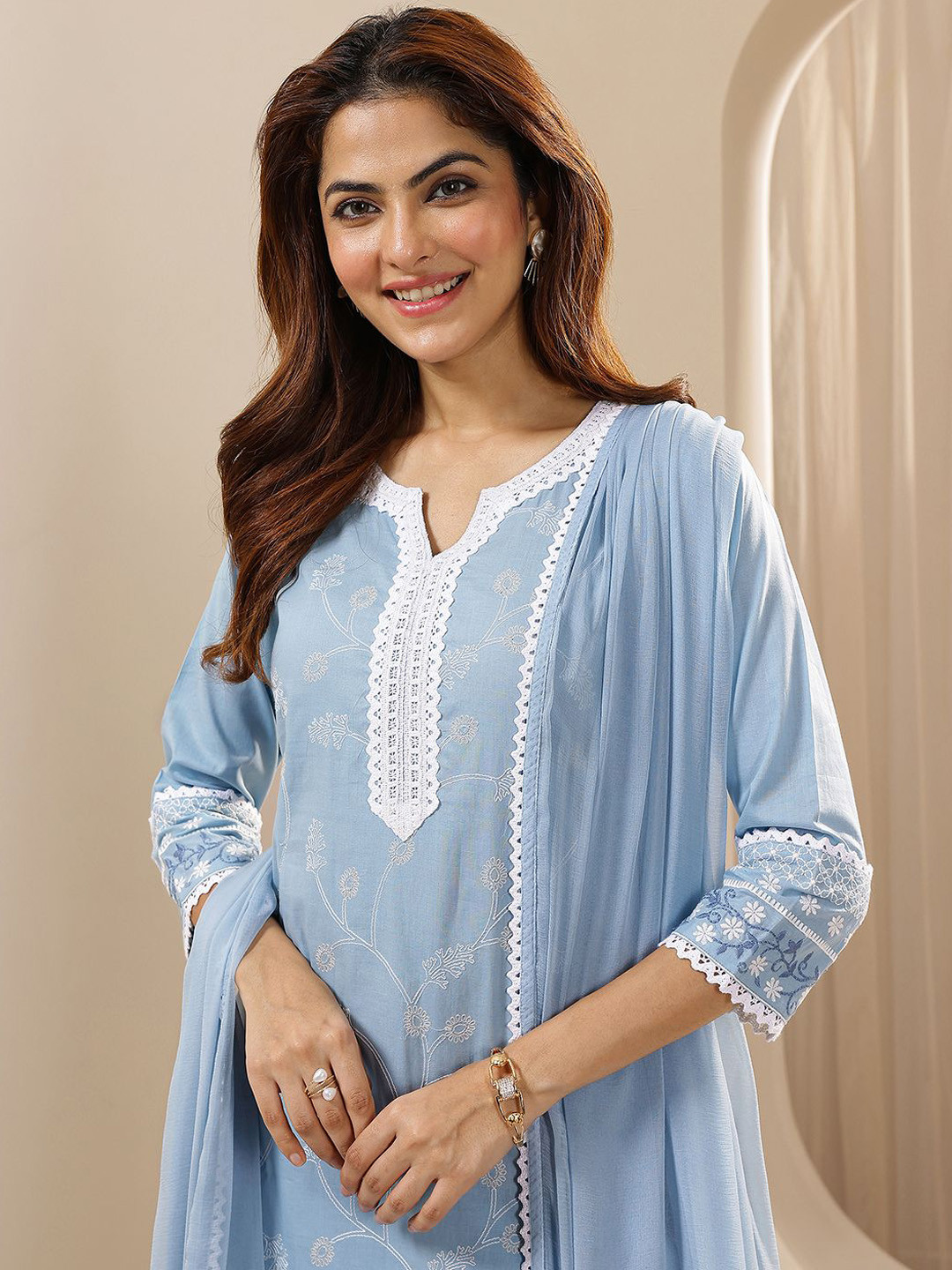 Libas Women Floral Embroidered Regular Thread Work Kurta with Trousers & With Dupatta
