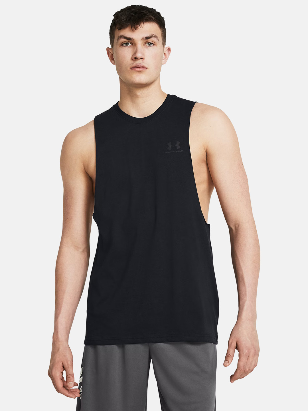 UNDER ARMOUR Cut-Off Sleeveless Relaxed Fit Outdoor Relaxed Fit T-shirt