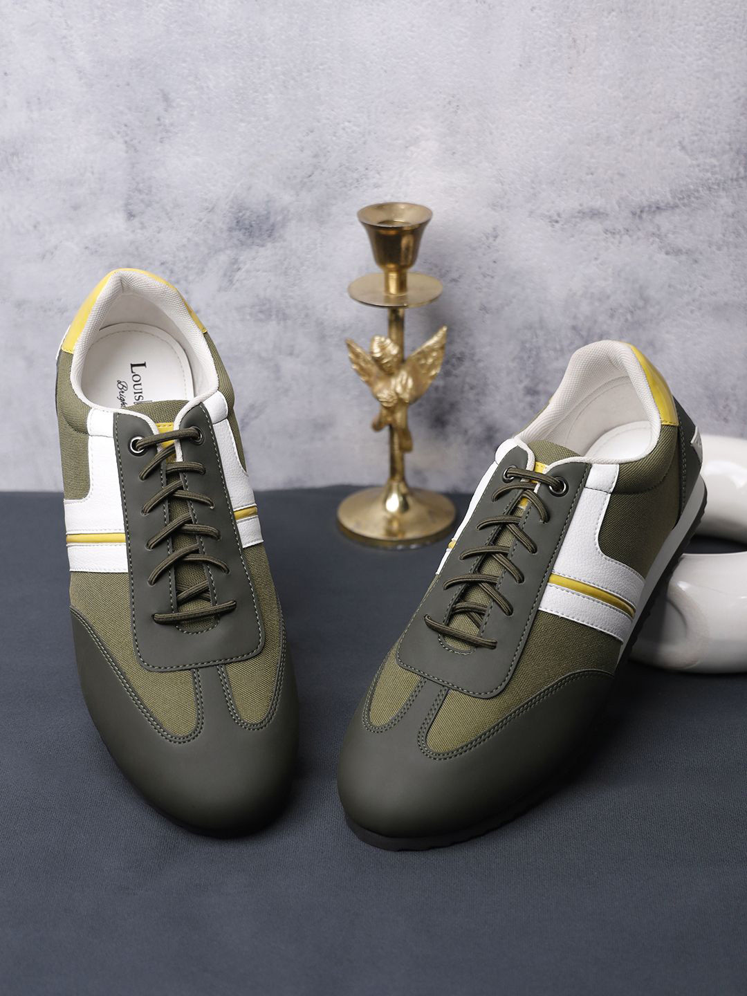 LOUIS STITCH Men Colourblocked Casual Sneaker with Auto Adjustable Elastic Laces