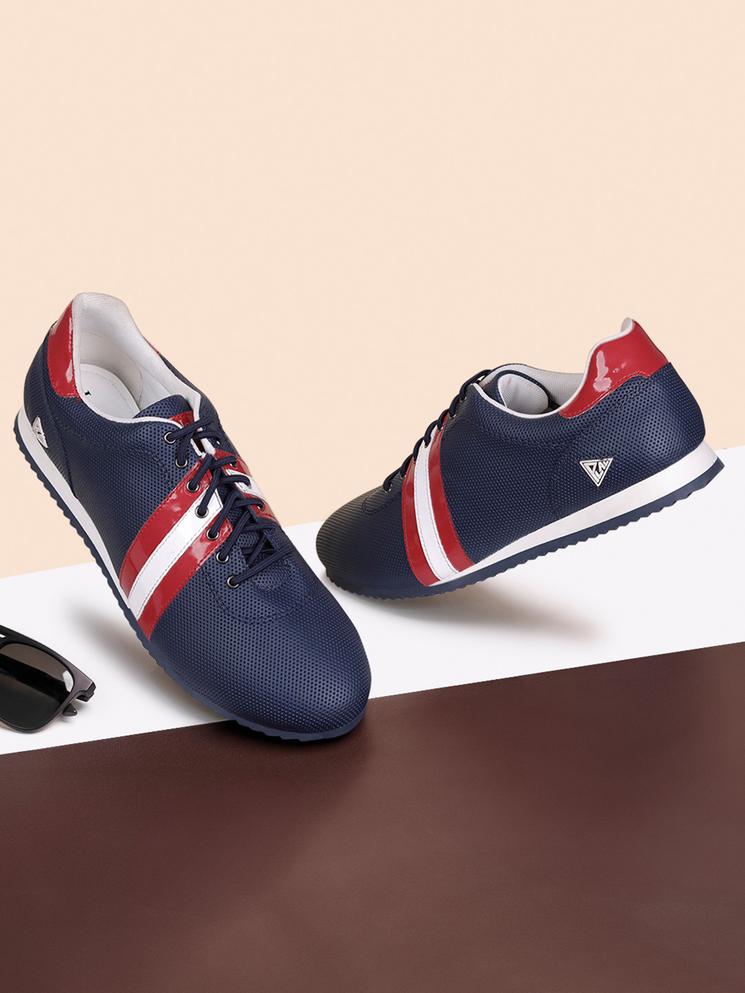 LOUIS STITCH Men Color Blocked Casual Sneaker with Auto Adjustable Elastic Laces