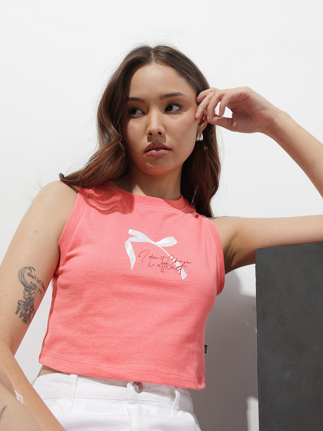 The Roadster Life Co. Printed Slim Fit Cropped T-shirt
