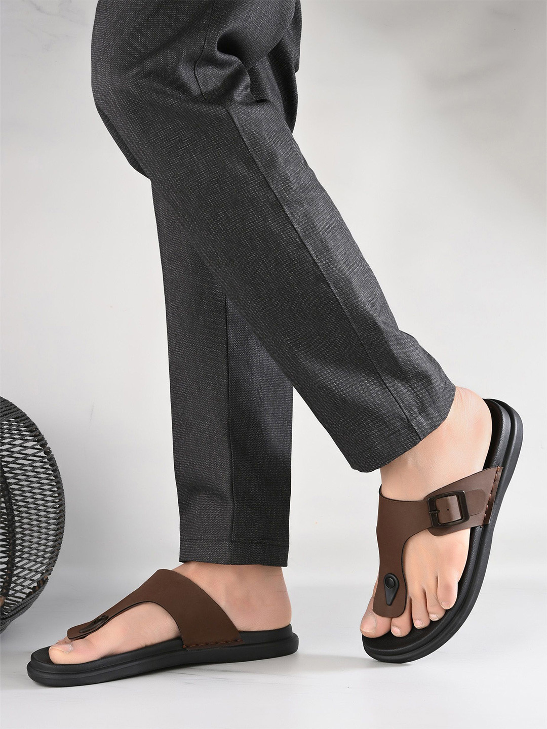 knoos Men Thong Flip-Flops