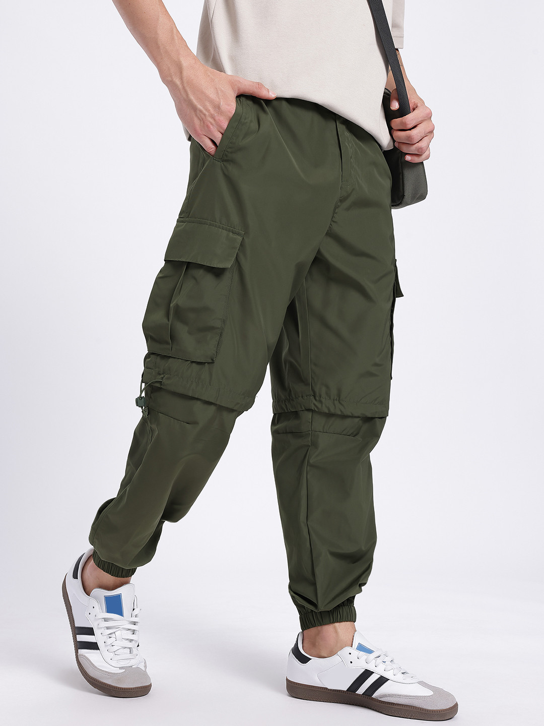 glitchez Men Loose Fit Cargo Joggers