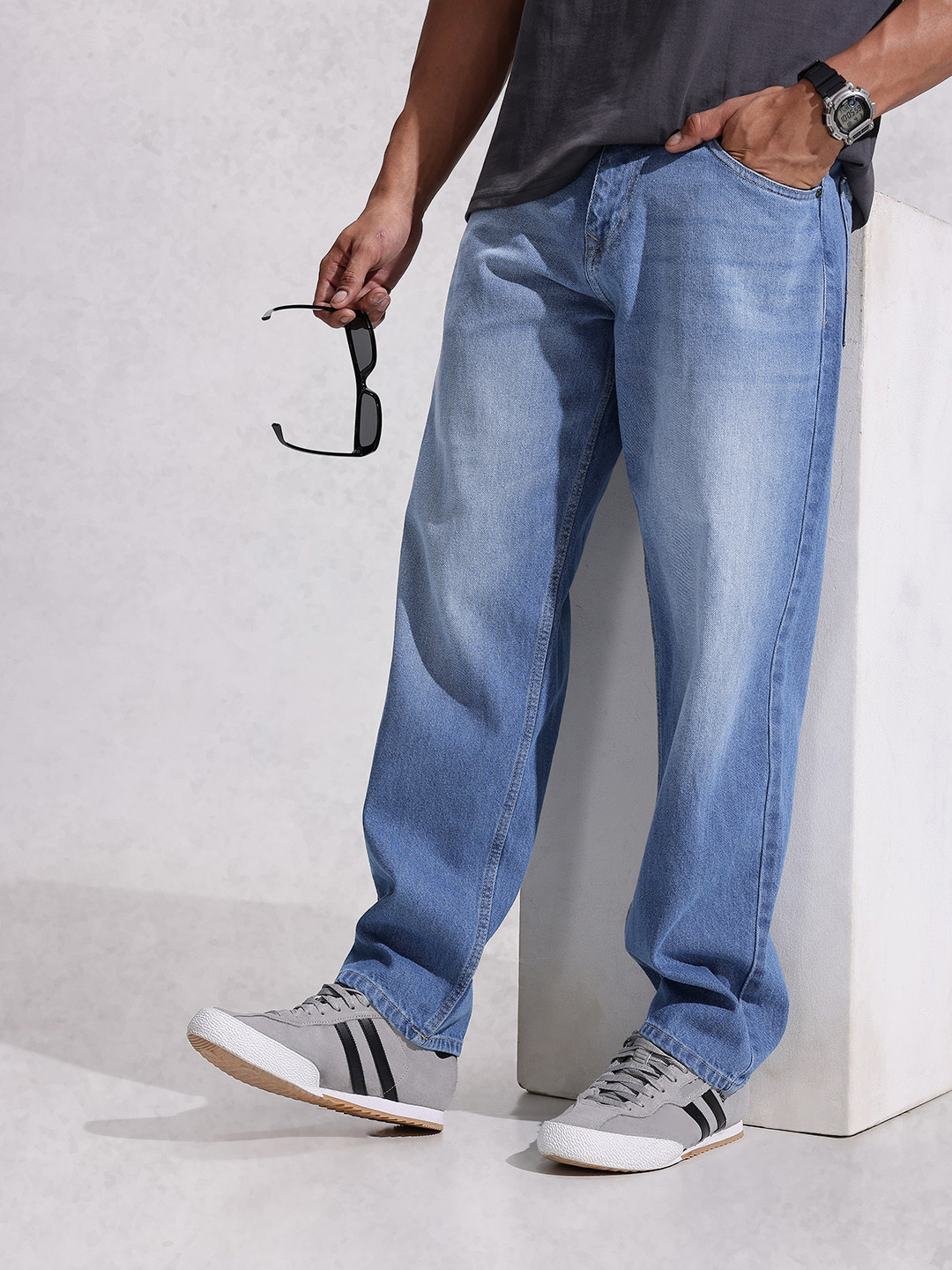 WROGN Men Loose Fit Heavy Fade Pure Cotton Jeans
