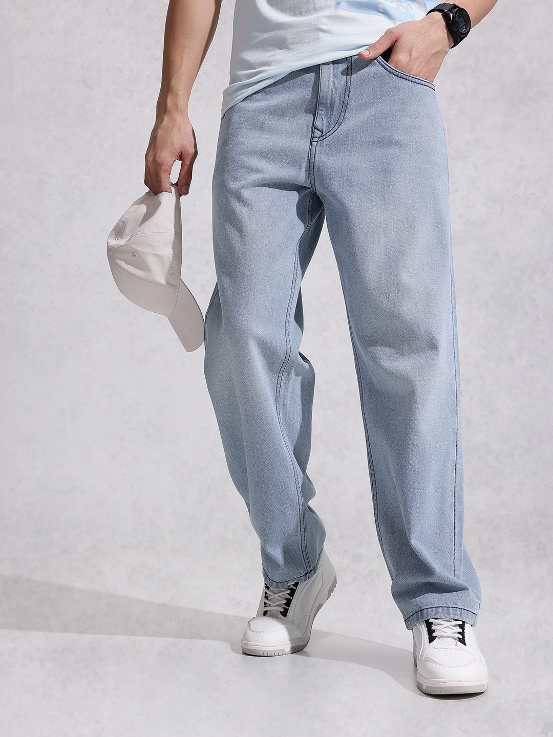 WROGN Men Loosed Fit Light Fade Pure Cotton Stretchable Jeans