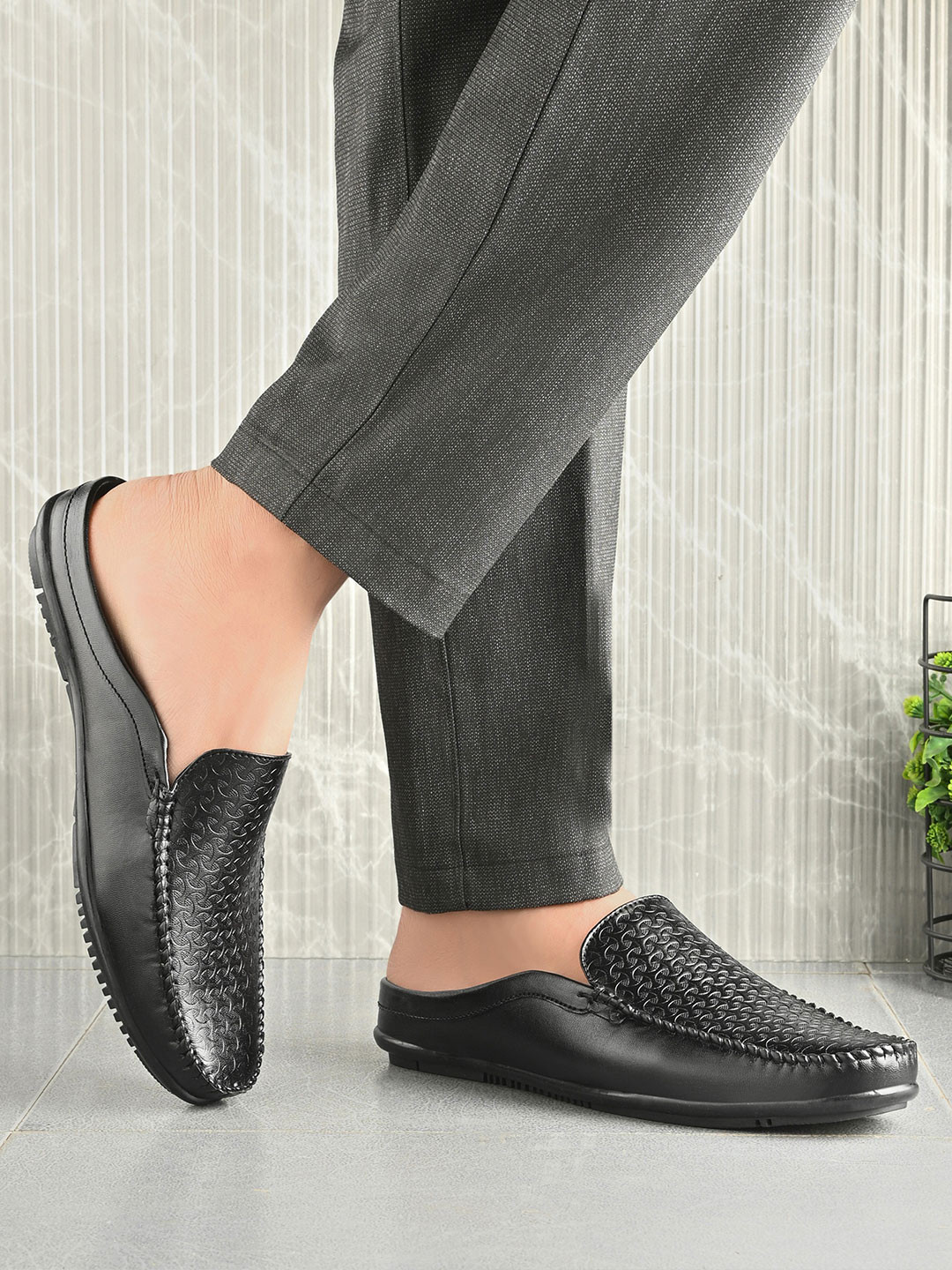 knoos Men Textured Patent Leather Clogs