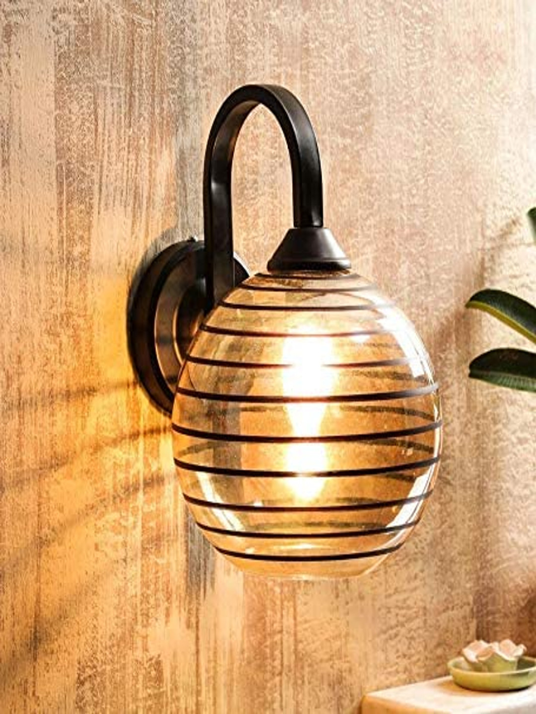 KINIS Black & Gold-Toned Metal Modern And Unique Style Abstract Shaped Wall Lamp