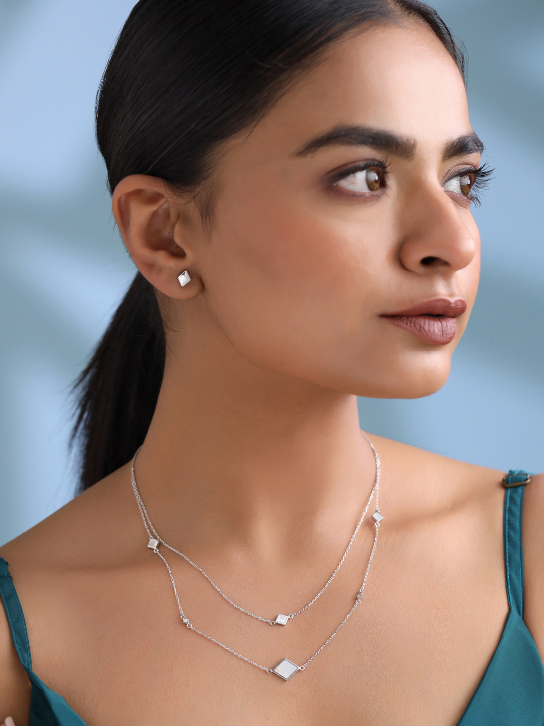 Kicky And Perky 925 Sterling Silver Mother of Pearl Silver Necklace And Earring Set