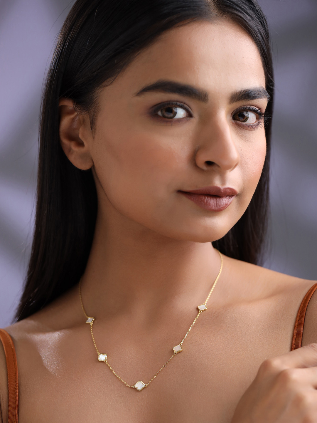 Kicky And Perky 925 Sterling Silver Mother of Pearl Gold Necklace