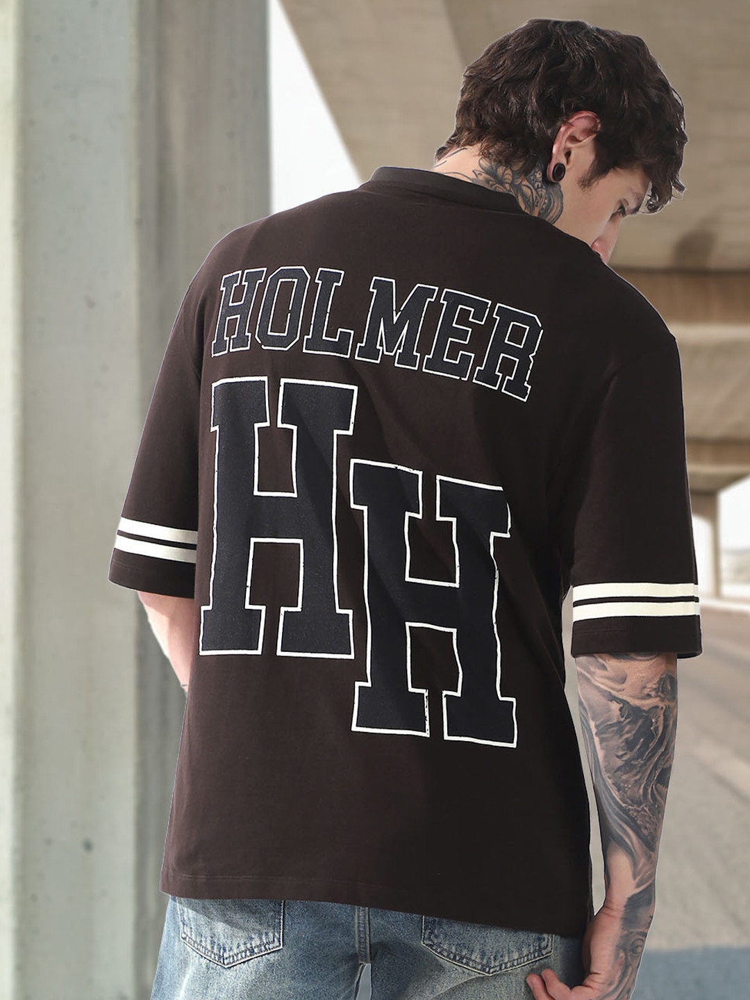 Hubberholme Men Holmer Graphic Printed V-Neck Oversized Fit T-shirt