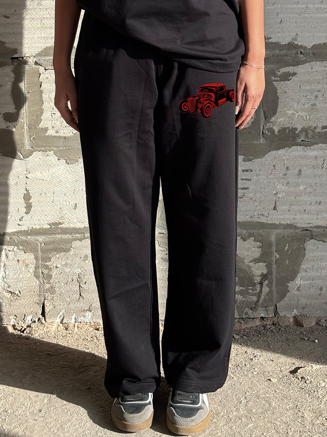 TheBTclub Men Solid Straight Fit Graphic Joggers