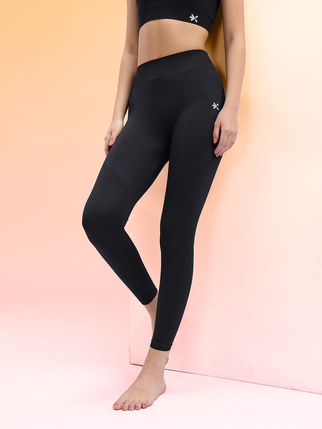 HRX by Hrithik Roshan Women Rapid-Dry Rib Line Structure Detail Training Tights