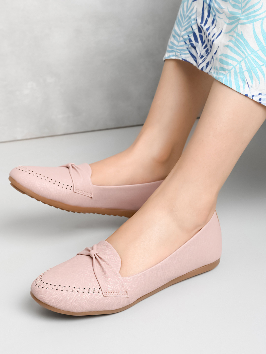 XE Looks Women Fashion with Tassels Flats