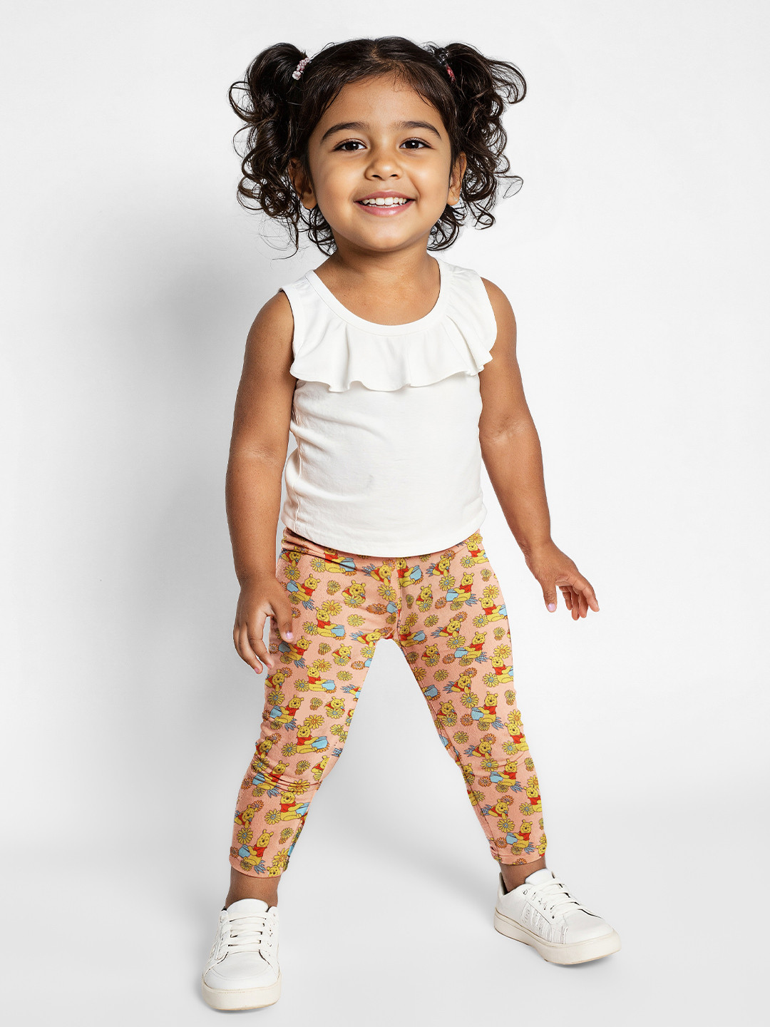 The Souled Store Girls Winnie The Pooh Pot Of Honey Printed Leggings