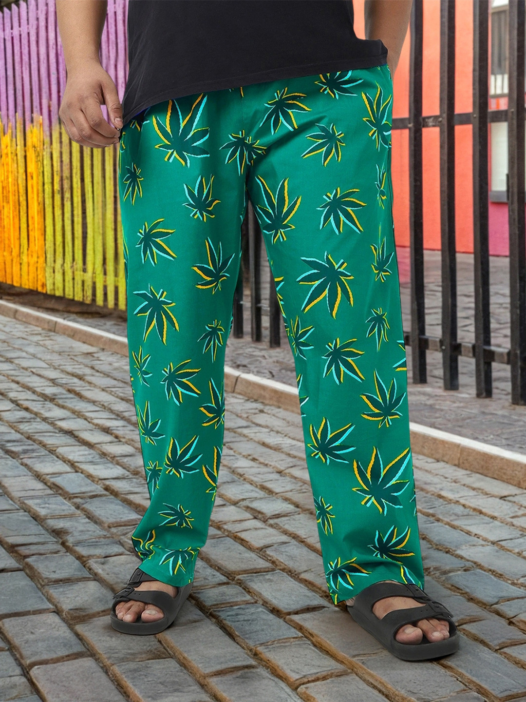Bewakoof Plus Men's Pure Cotton All Over Printed Lounge Pant