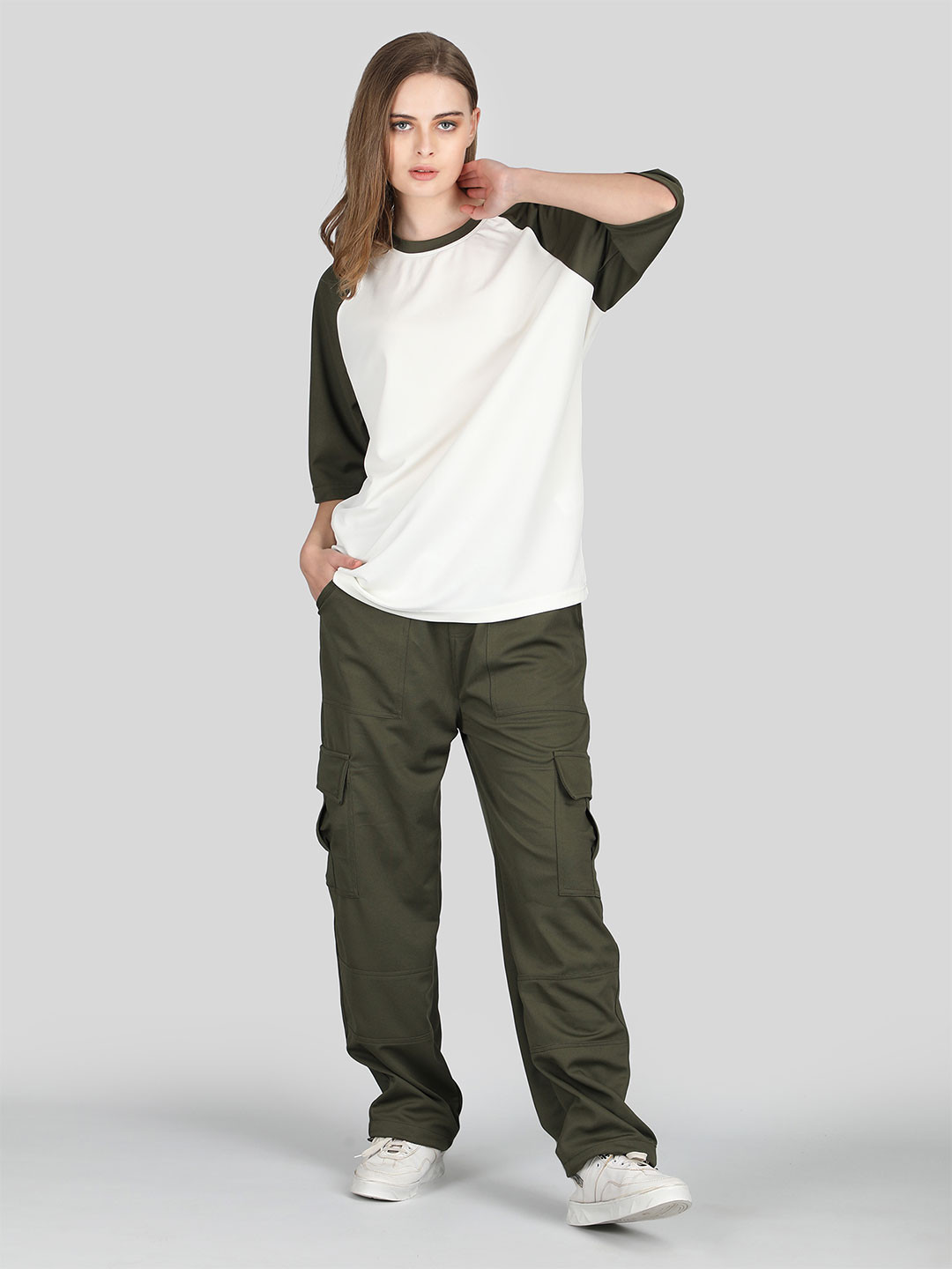 Raxedo Raglan Oversized Airport Look Outfit Colourblocked T-Shirt & Cargo Jogger Pant