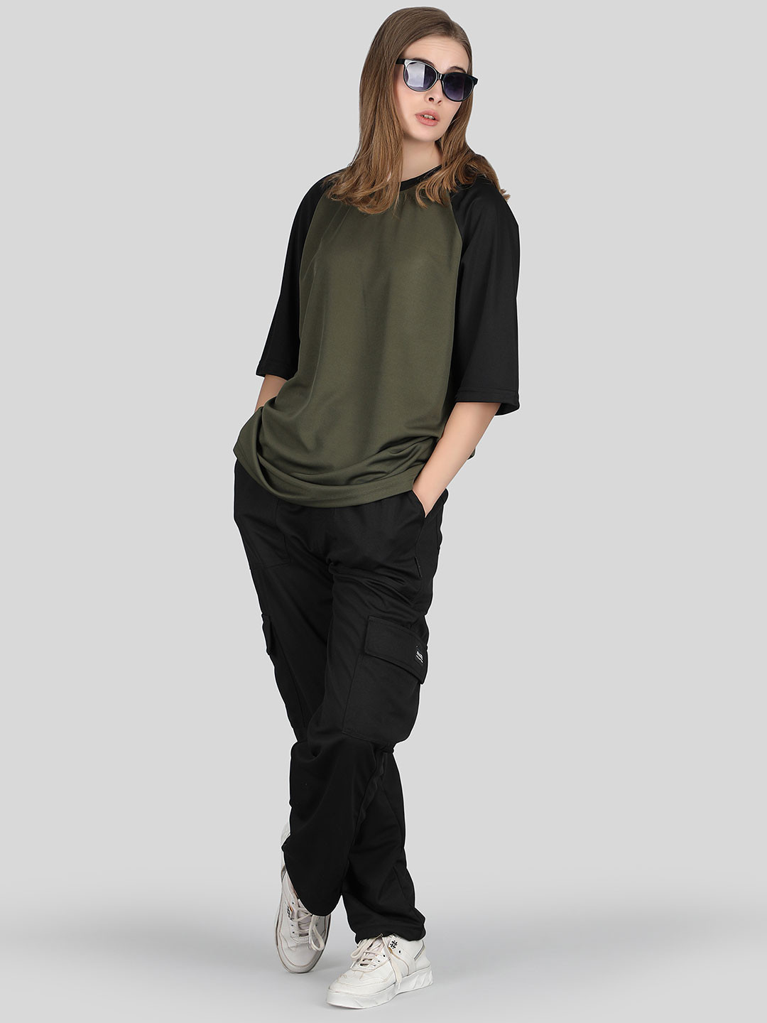 Raxedo Raglan Oversized Airport Look Outfit Colourblocked T-Shirt & Cargo Jogger Pant