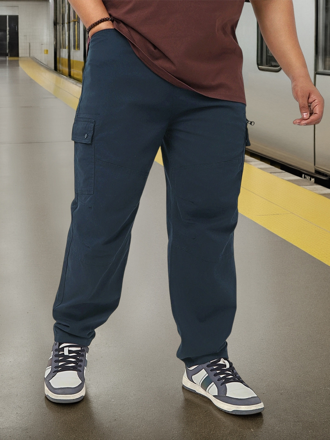 Bewakoof plus Men's Navy Blue Oversized Plus Size Cargo Pants