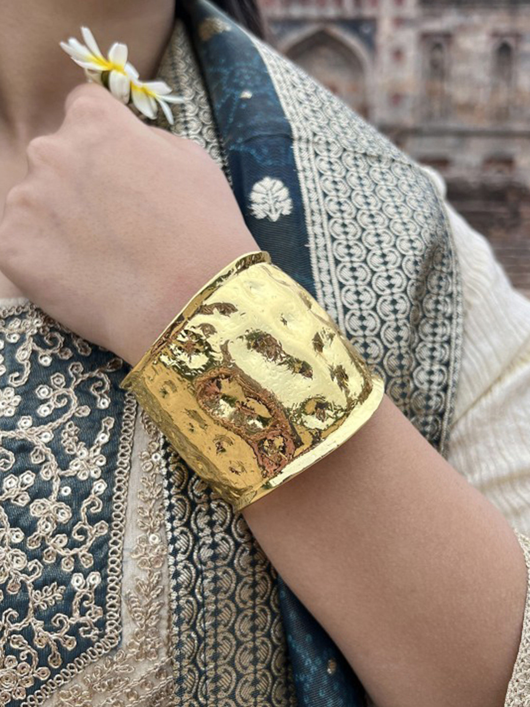 ISHKAARA Women Gold-Plated Bubble Cuff Bracelet