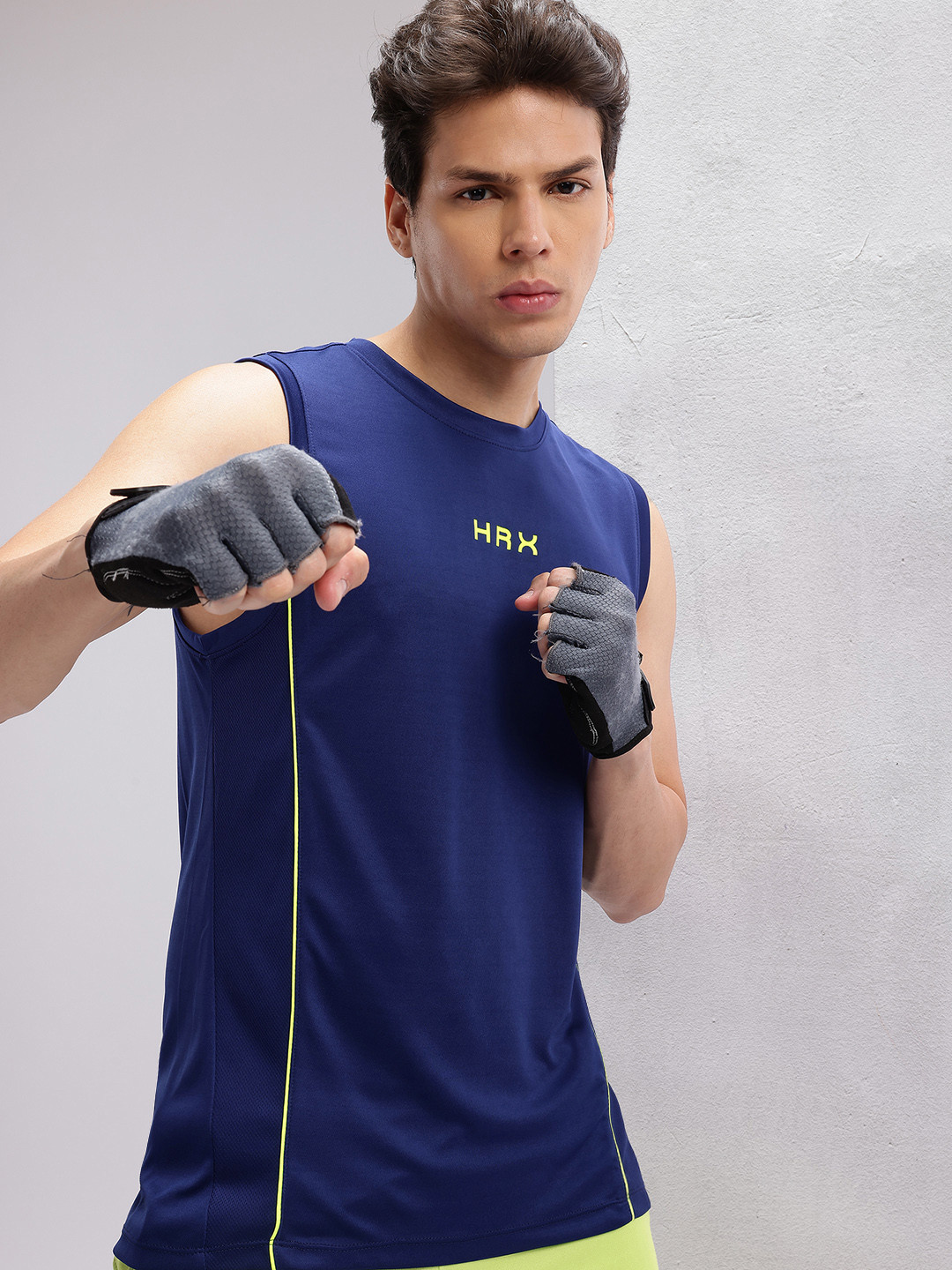 HRX by Hrithik Roshan Men Rapid-Dry Training T-shirt with Contrast Piping Detail