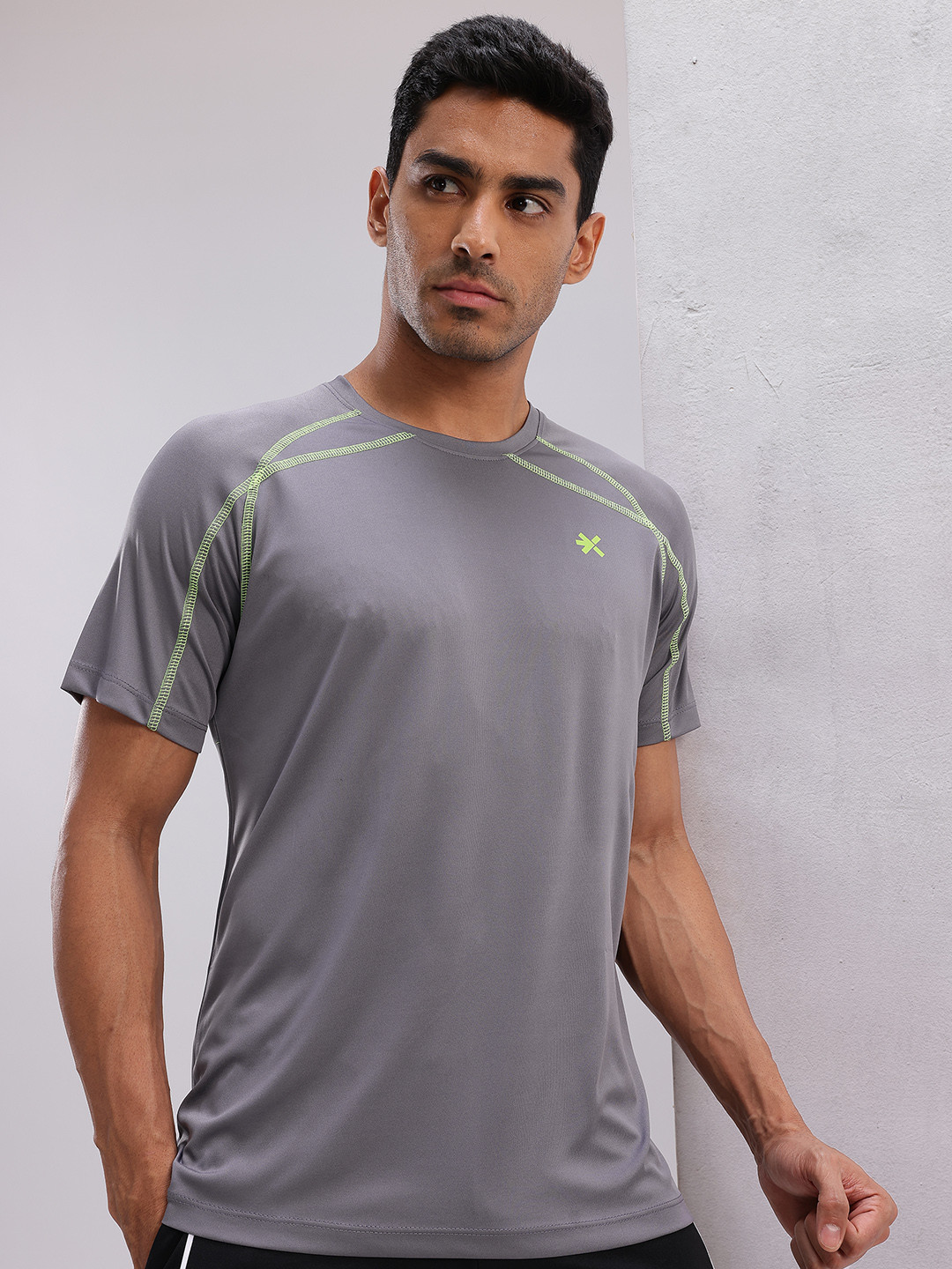 HRX by Hrithik Roshan Contrast Stitching Raglan Sleeves Rapid-Dry Training T-shirt